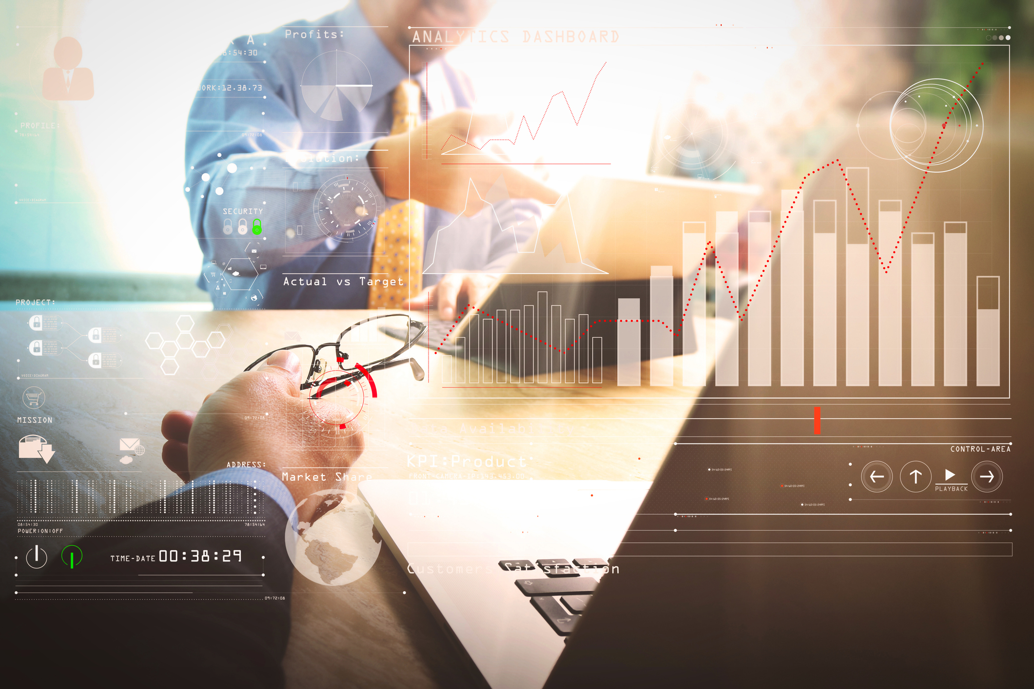 Team bespricht ein Analytics-Dashboard in einem Meeting
